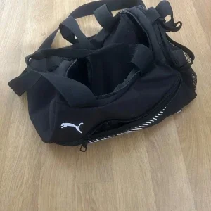 Svart träningsväska från Puma