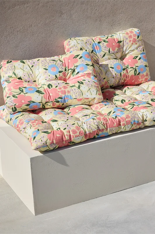 Jotex - Ytbehandlad Sittdyna Lastpall Polyester - Bomull Ljusgul/multi SUMMER - Köp Stolsdynor & sittkuddar hos Jotex