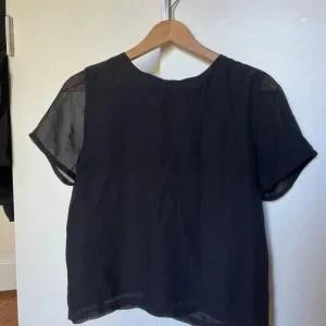 Svart blus från Jeane Blush