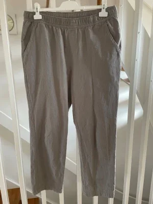 Grå linnebyxor XL