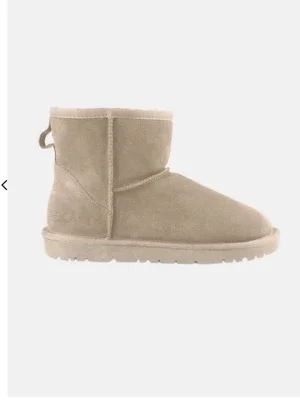 (FAKE UGGS) Beige fårskinnstofflor från Exani