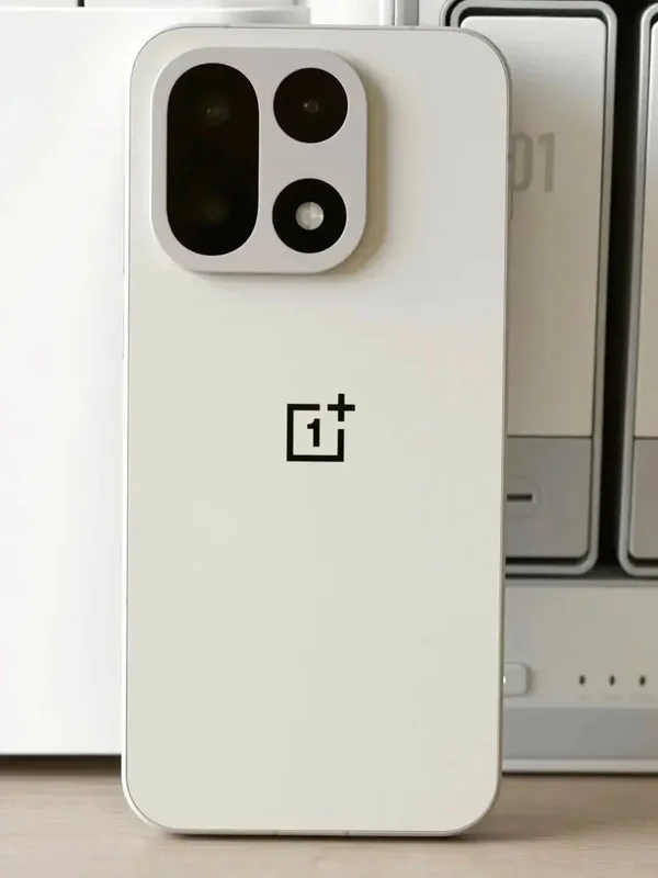 AliExpress - Smartphone OnePlus 15 5G, Snapdragon 8 Gen 5, écran AMOLED 6,78 pouces 165 Hz, 7300 mAh, 120 W, triple appareil photo 50 MP