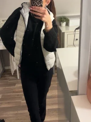 Vit dunväst från FBSISTER XS