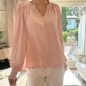 Neo Noir rosa blus