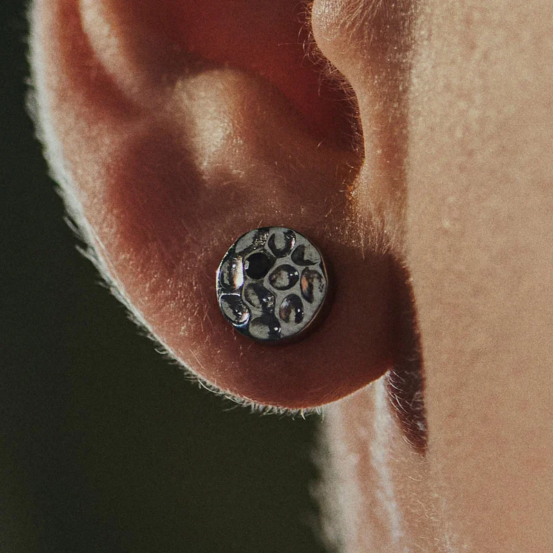 Orphic | 8 mm Hammered Silver-Tone Stainless Steel Stud Earring With Black Zirconia for Men - Stud earrings