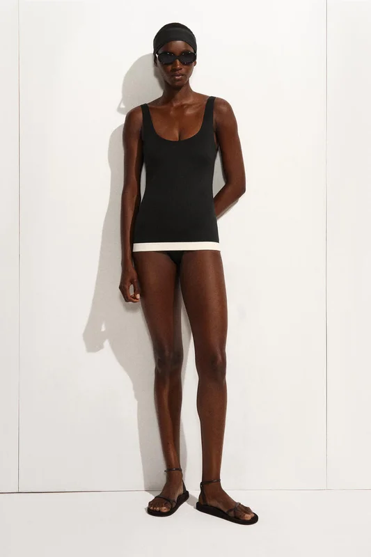 COS Women's Bañador Combinado Efecto Neopreno in Negro