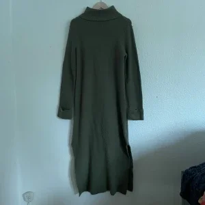 Maxi sweater dress with slits & turtleneck