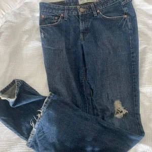 Levis jeans med slitningar