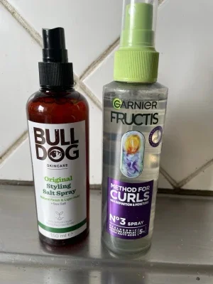 Saltvattenspray & lockspray hår