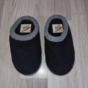 Svarta tofflor från Easy Wash