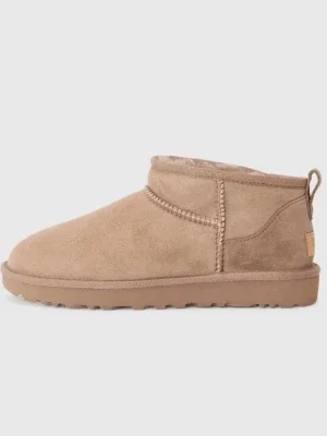 Beige UGG Classic Ultra Mini tofflor