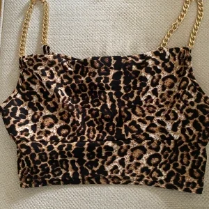Leopard top
