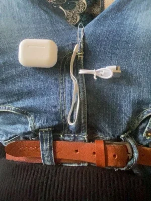 Apple AirPods Pro med laddningsetui