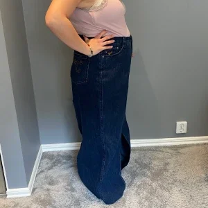 Lång jeans kjol