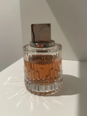Jimmy Choo parfym med glasflaska