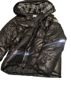 Svart dunjacka från Burberry