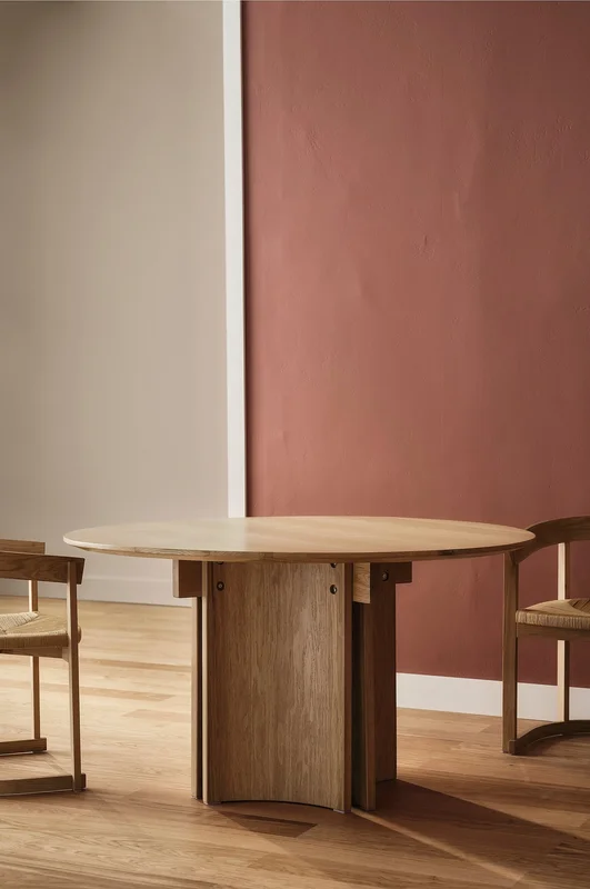 Jotex - Runt Matbord ø 130 Cm MDF - Ek Ljus ek KUNGSHOLMEN - Köp Matbord hos Jotex