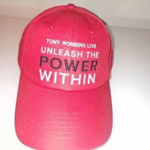 Tony Robbins röd keps