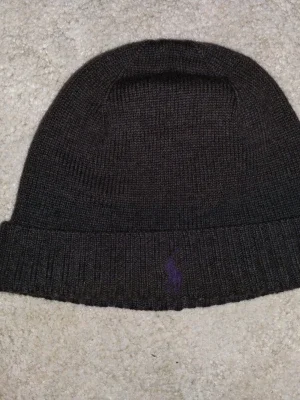 Svart mössa från Polo Ralph Lauren