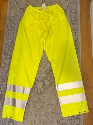 Gula regnbyxor med reflexdetaljer, TopSwede