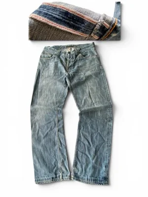 Ljusblå jeans selvage nudie jeans straight