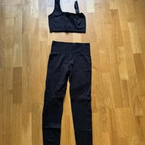 Svarta seamless tights med hög midja och matchande topp