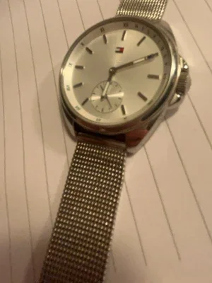 Silverfärgad klocka Tommy Hilfiger