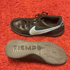 Nike Tiempo Legend 9 Academy IC Renew - Svart/Grå
