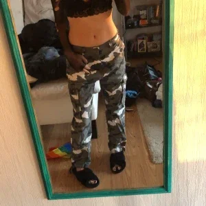 Camouflage byxor