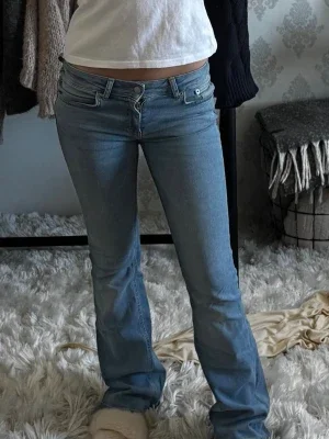 Låga jeans