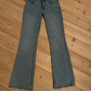 Blå bootcut jeans från Perfect Jeans