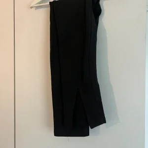 Byxor med slits