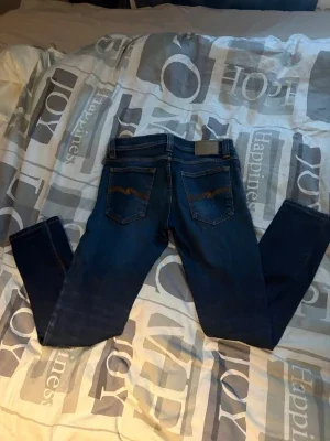 Blå jeans från Nudie Jeans