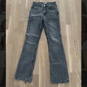 Full length flare jeans, Gina Tricot, Grey Wash