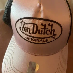 Rosa Von Dutch keps