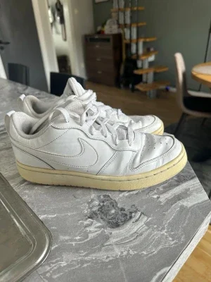 Vita Nike Dunk Low sneakers