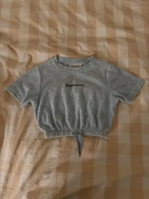 Ljusblå croppad topp Juicy Couture