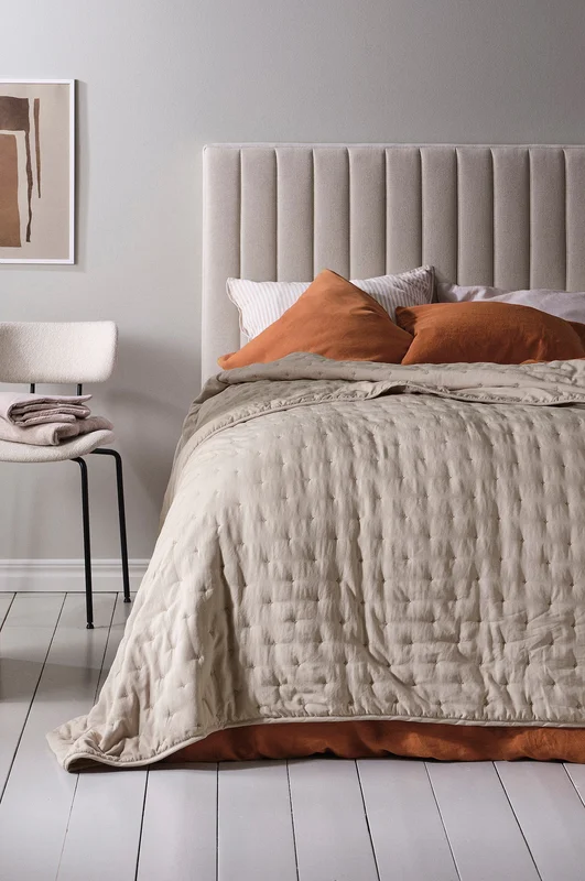 Jotex - 260 Calm Överkast Beige Bedspread - Köp Dubbelsäng hos Jotex