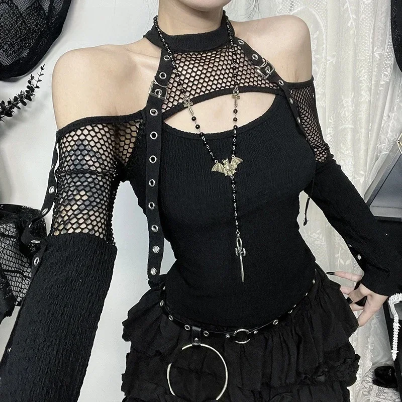 AliExpress - Goth Dark Punk Grunge Netzstoff Patchwork Off-Shoulder T-Shirts mit Trägern und Neckholder-Oberteilen – Herbst Gothic Streetwear T-Shirt