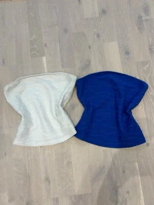 Vita och blå bandeau tubtoppar