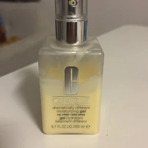 Clinique Dramatically Different Moisturizing Gel