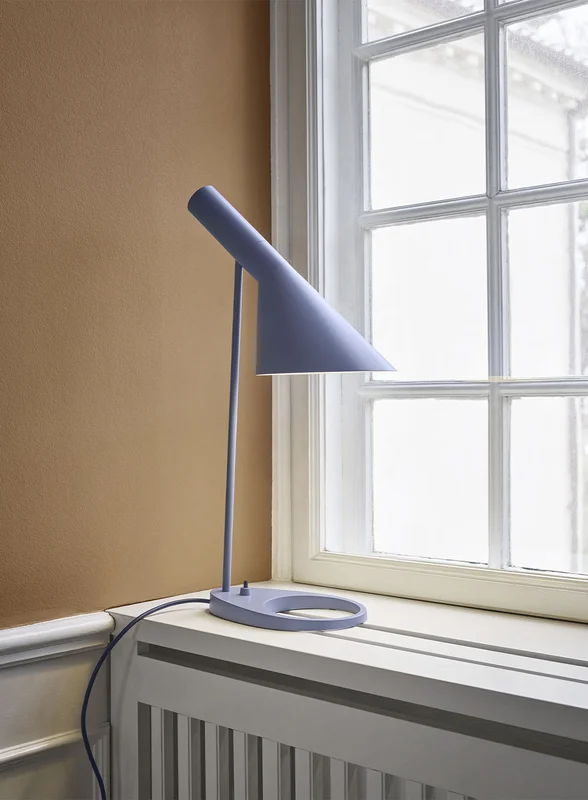 Louis Poulsen AJ bordlampe - dusty blue