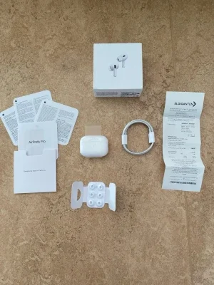 Apple AirPods Pro med laddningsetui