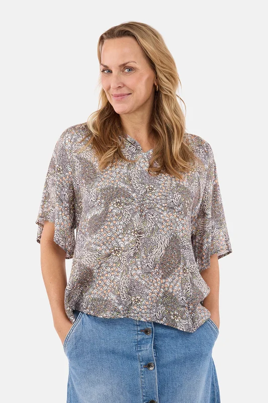 B. COPENHAGEN - Kortærmet Bluse - Beige / Rosa - Blomsterprint