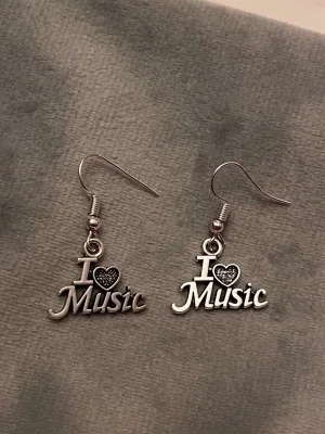Örhängen I Love Music Smycke Silver imitation