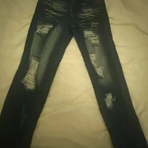 Mörkblå ripped skinny jeans