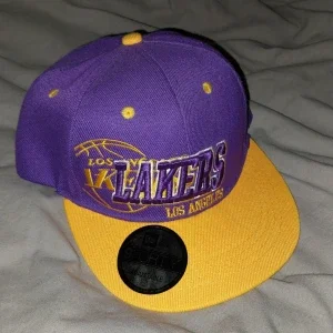 Lakers keps New Era