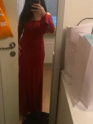röd klänning / röd fest klänning / bal klänning / skolavslutning