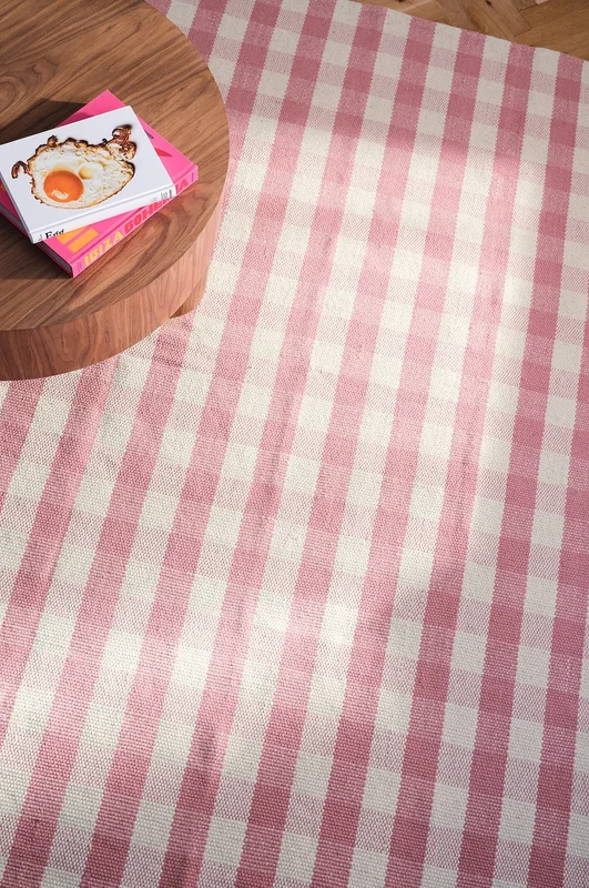 Jotex - Matta Ull Rosa/vit Rutigt BILLE - Köp Ullmattor hos Jotex