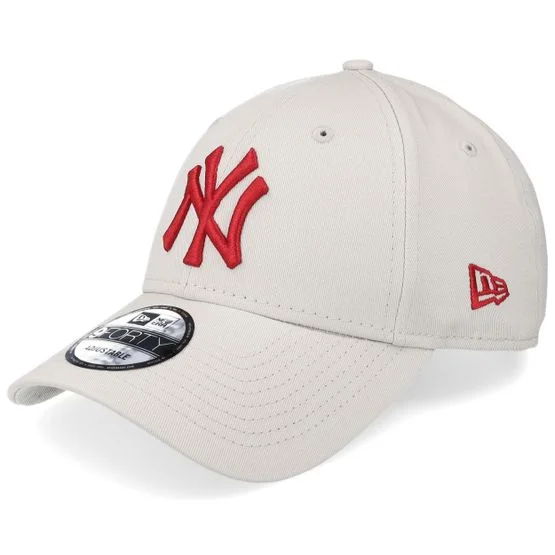 New Era - MLB Grå adjustable Caps - New York Yankees League Essential 9FORTY Stone/Red Adjustable @ Hatstore